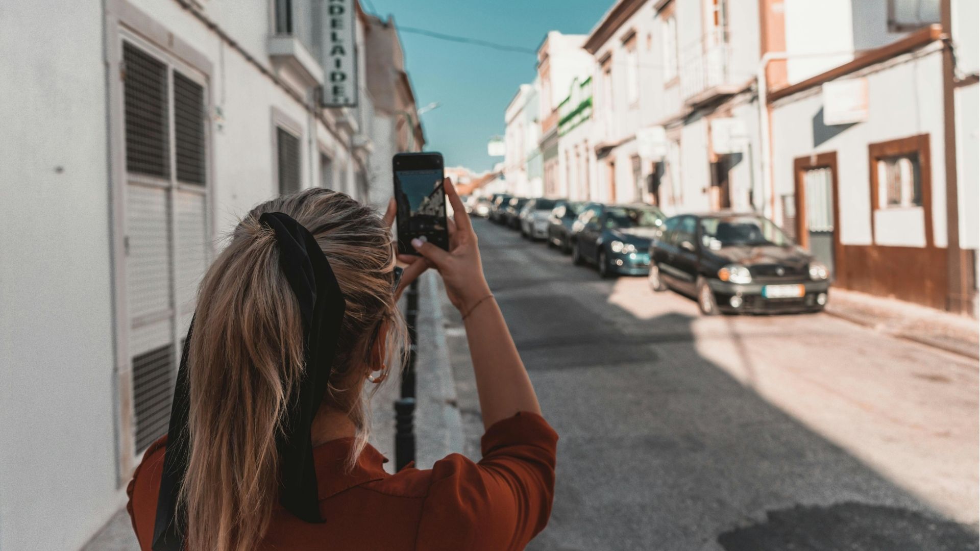 Best Way to Use iPhone in Another Country