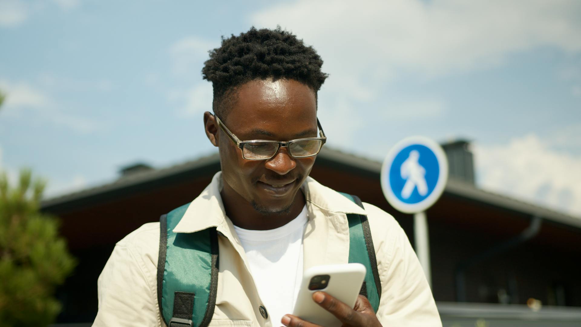 The Sustainable Summer Traveler’s Guide to Connectivity