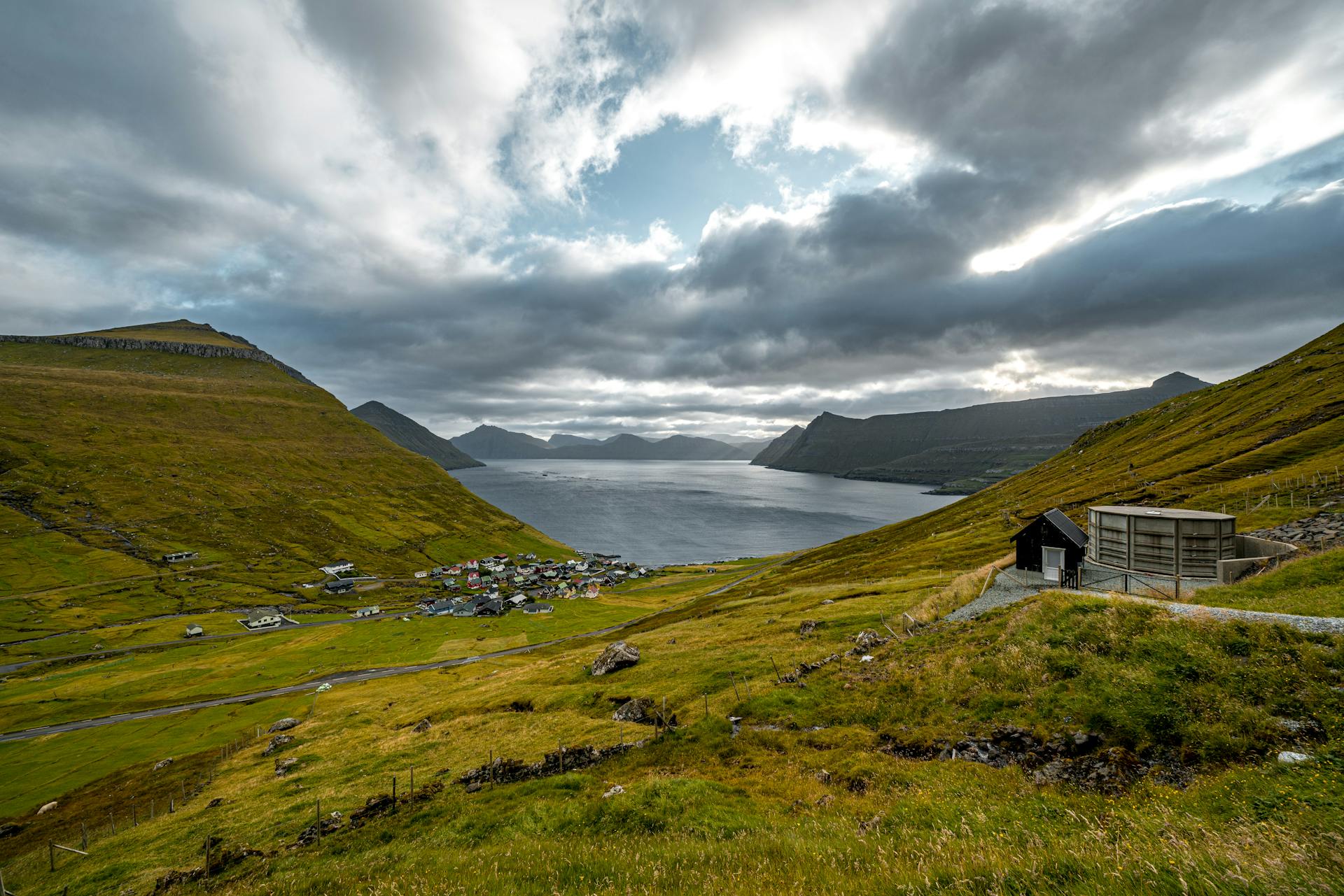Summer Vacation Guide to the Faroe Islands: Nature, Culture, and Seamless Connectivity