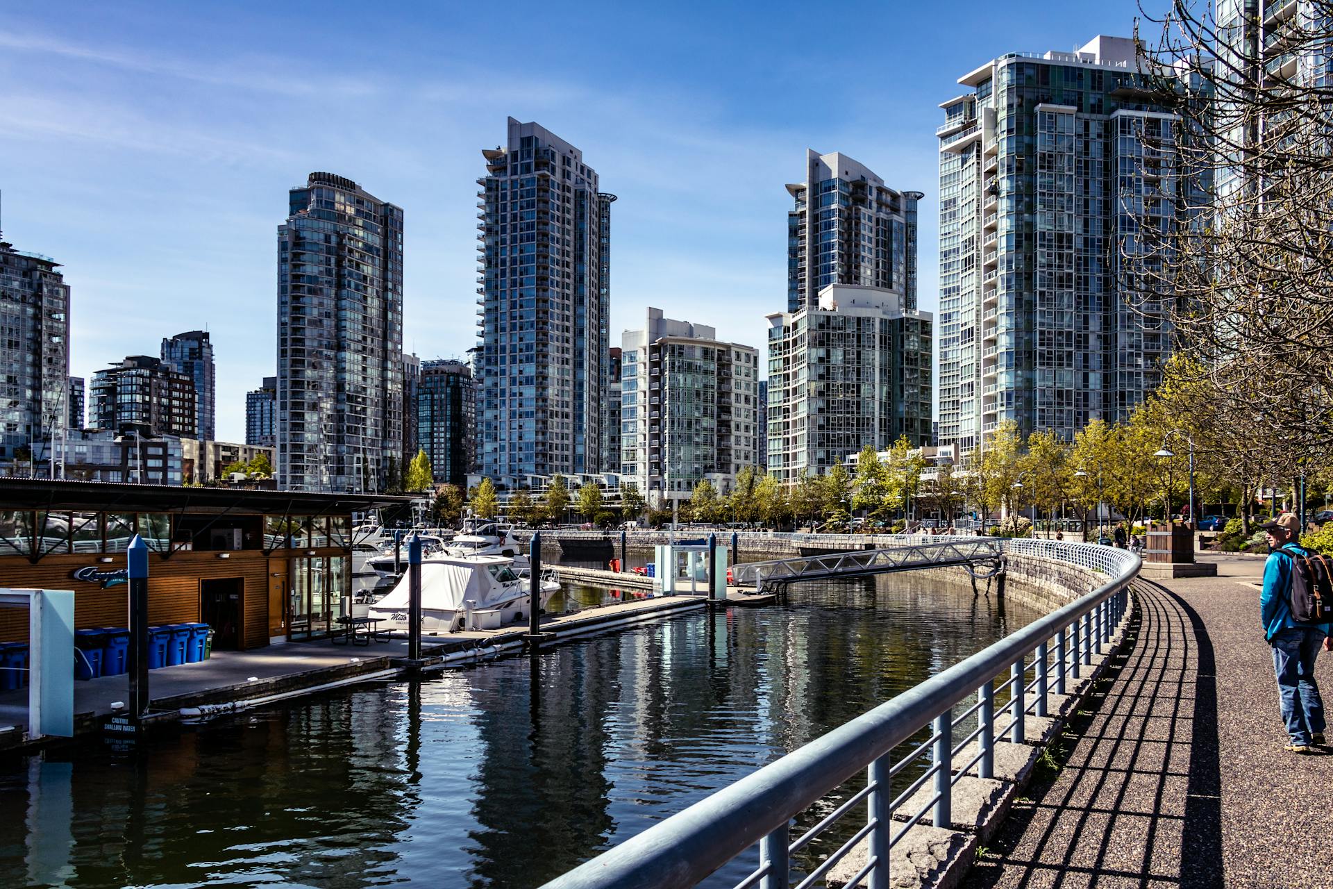 Vancouver in Summer: Mountain Views, Ocean Blues & Street Food