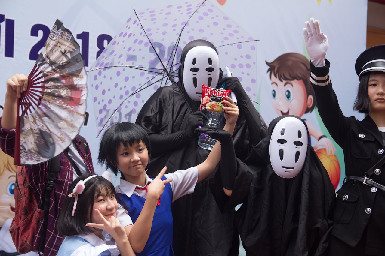 Stay Connected in Costume: Why eSIMs Are the Secret Weapon for Comic Con Travelers