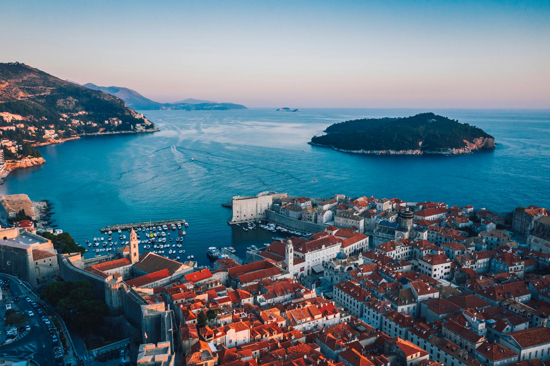 Dubrovnik Travel Guide: 7-Day Itinerary, Day Trips & Essential Tips for First-Time Visitors