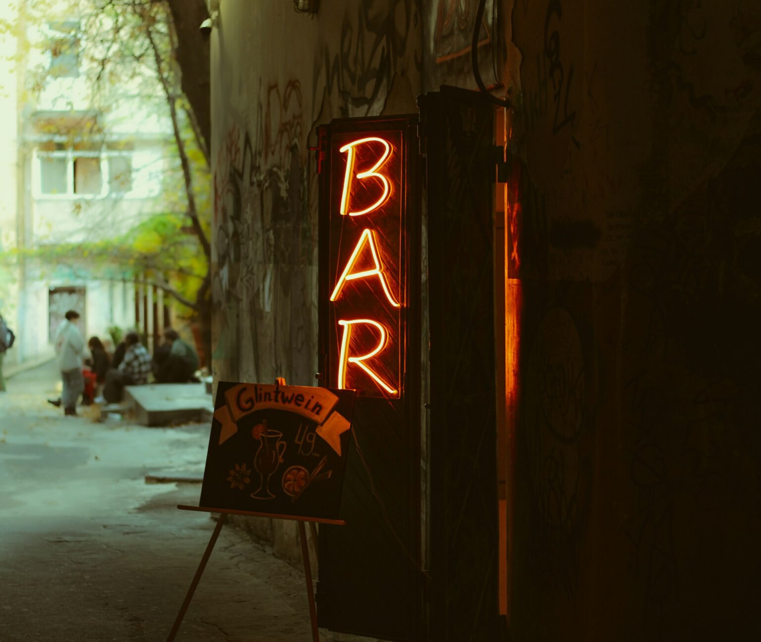 best-clubs-in-sarajevo-top-nightlife-spots-balkan-beats