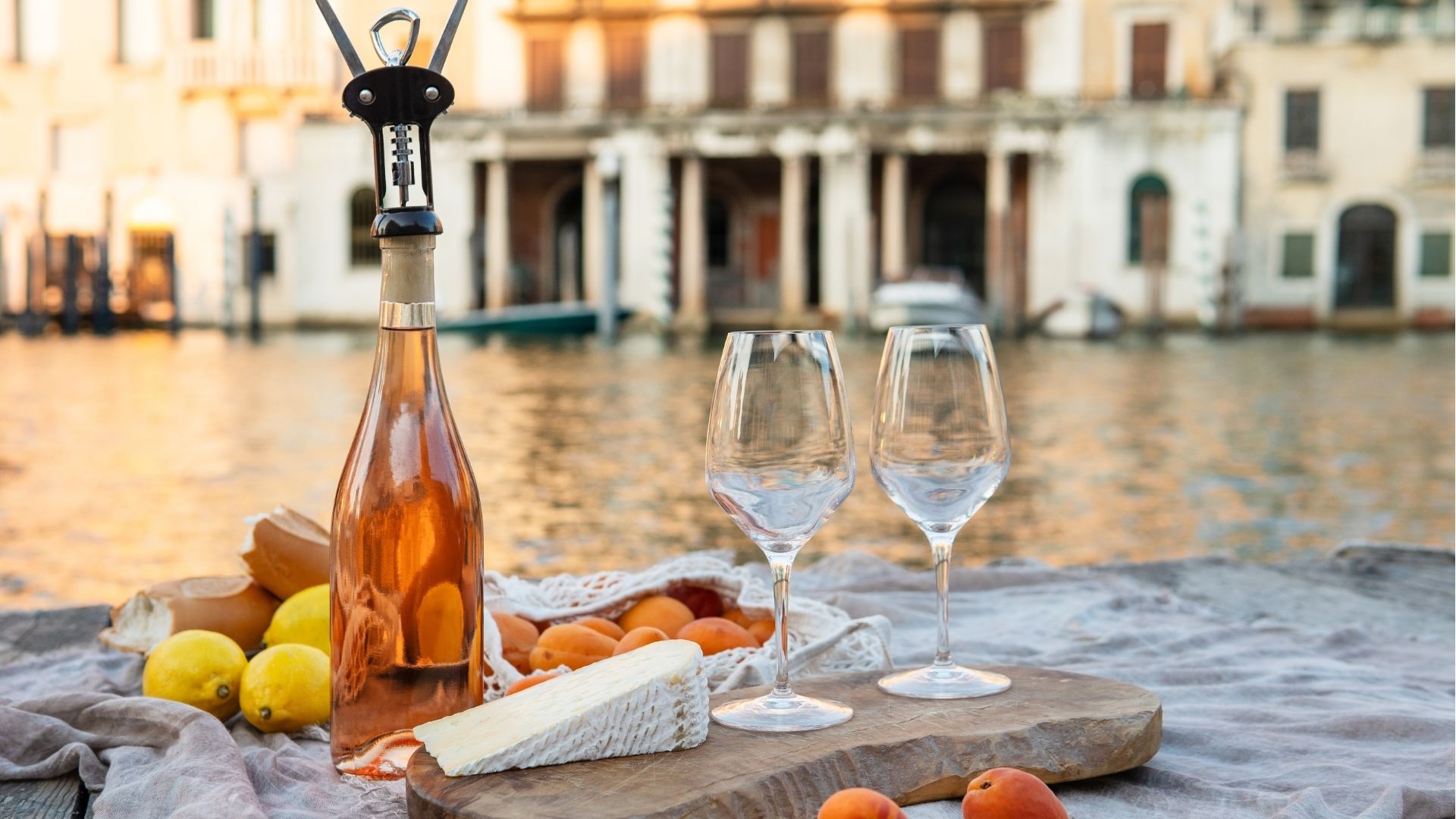 Italian wine with fresh fruits