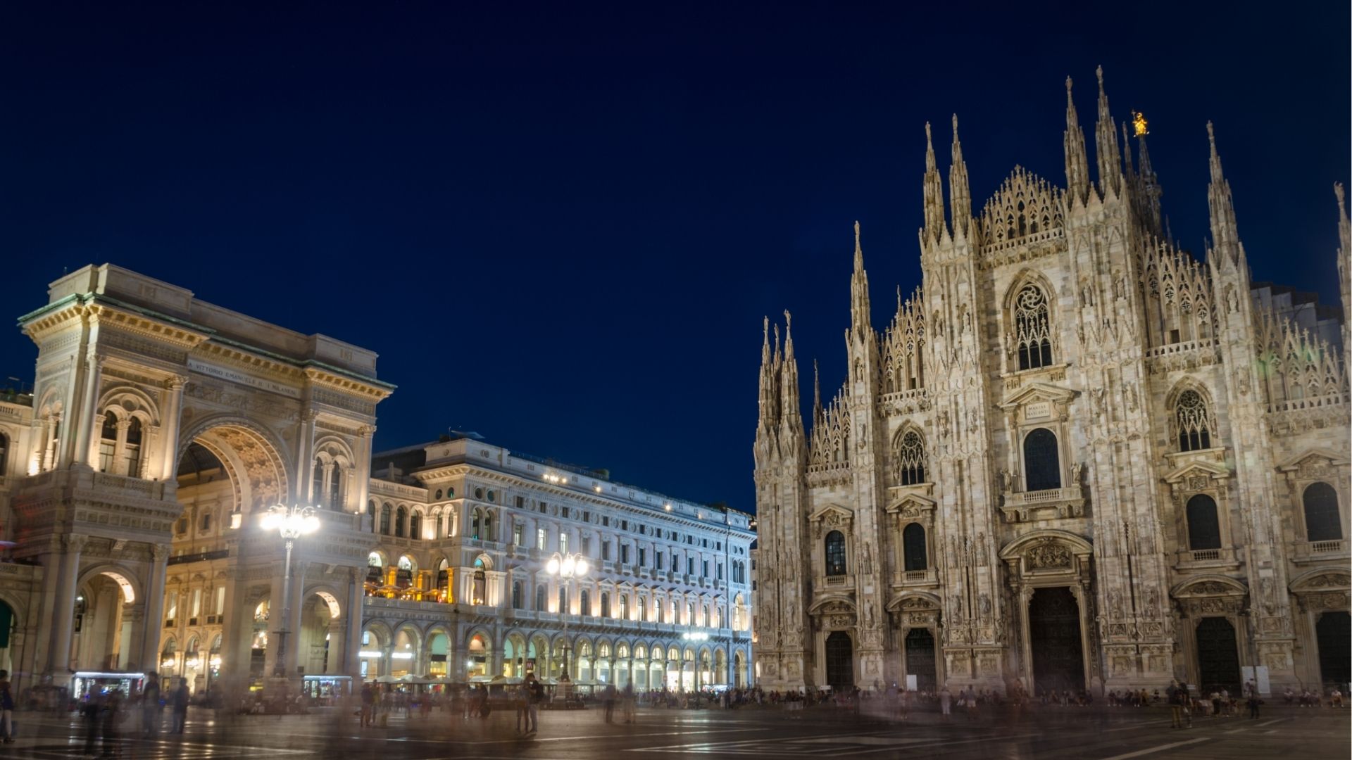Piazza del Dumo in Milan, Italy
