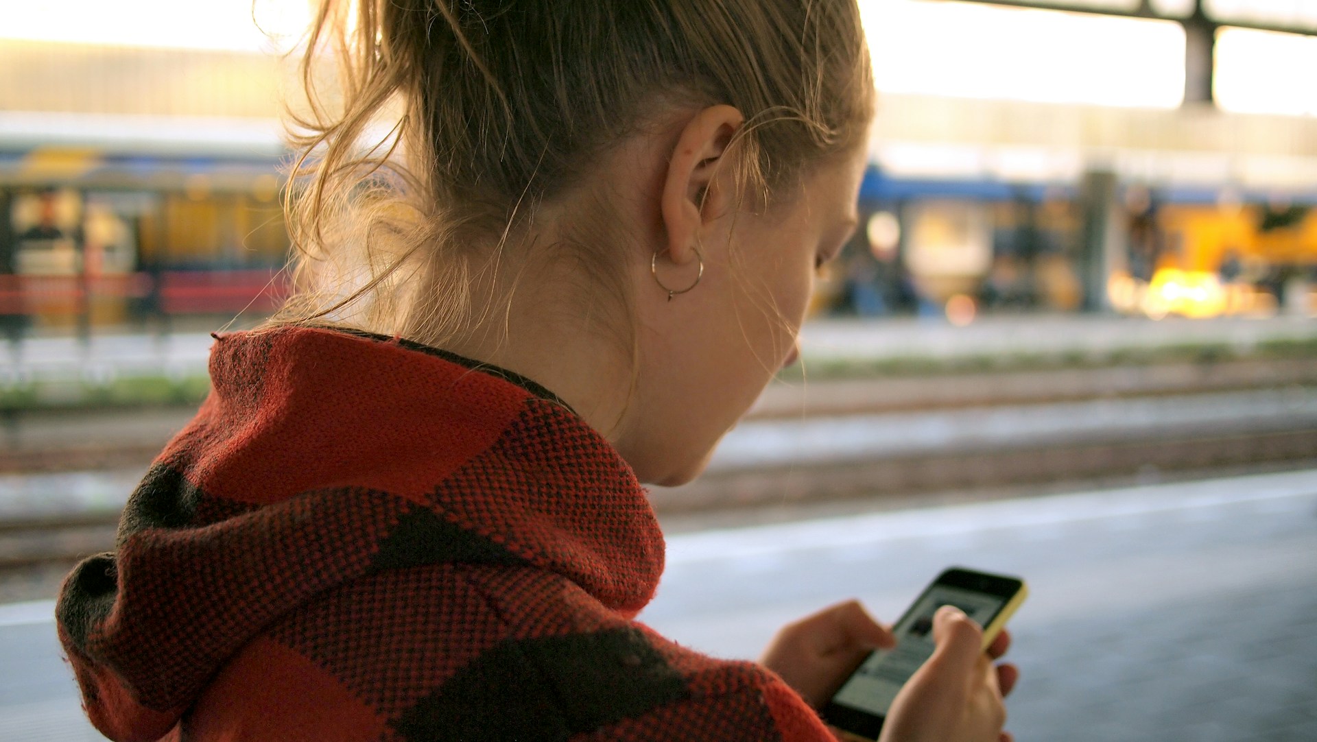How to Pick the Best eSIM Provider?