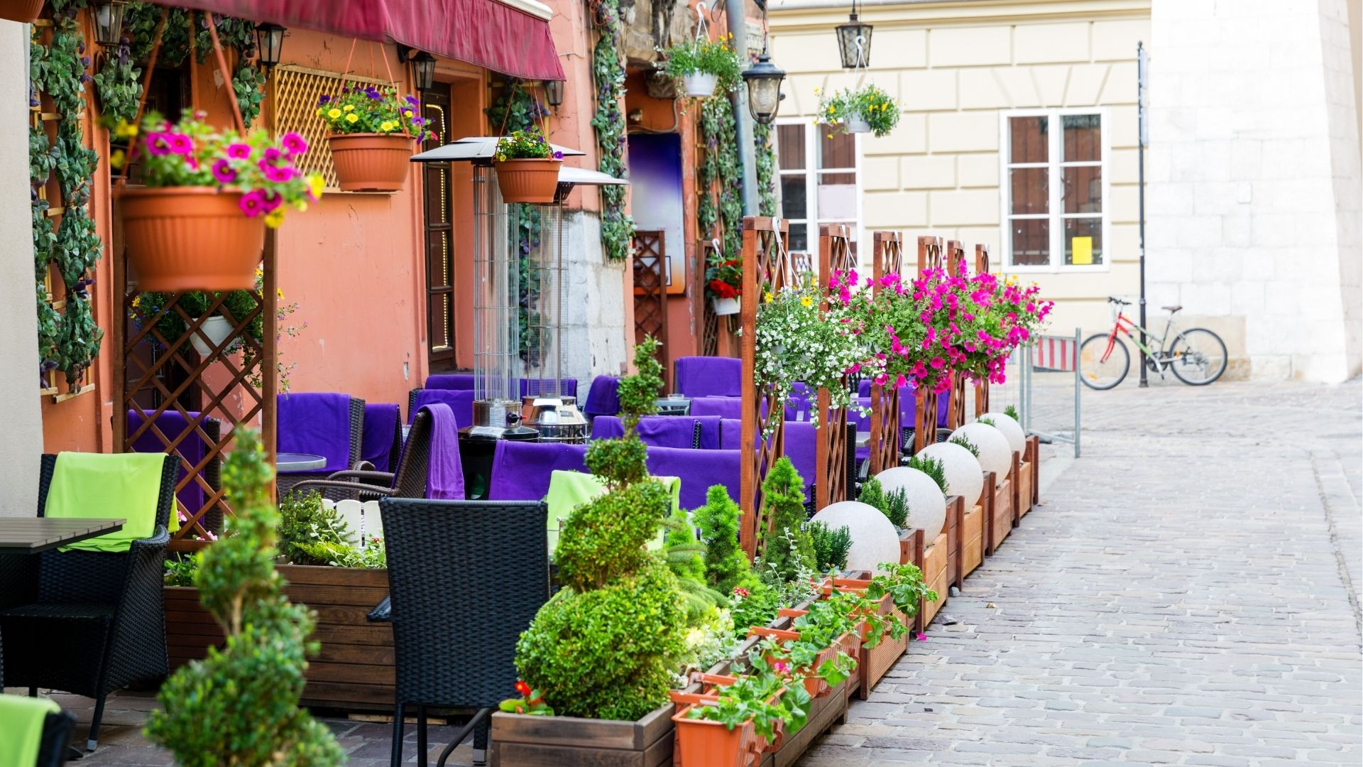 Street cafe in ancient European tourist town