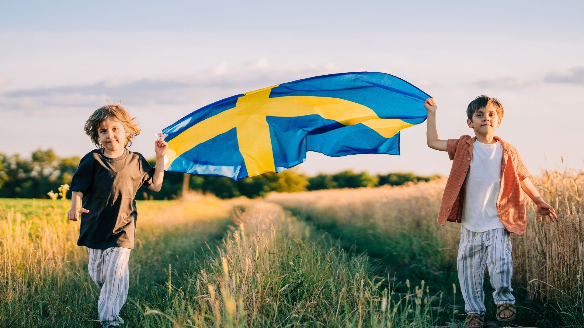 Midsummer Sweden 2026 Guide: Traditions, Travel & eSIM