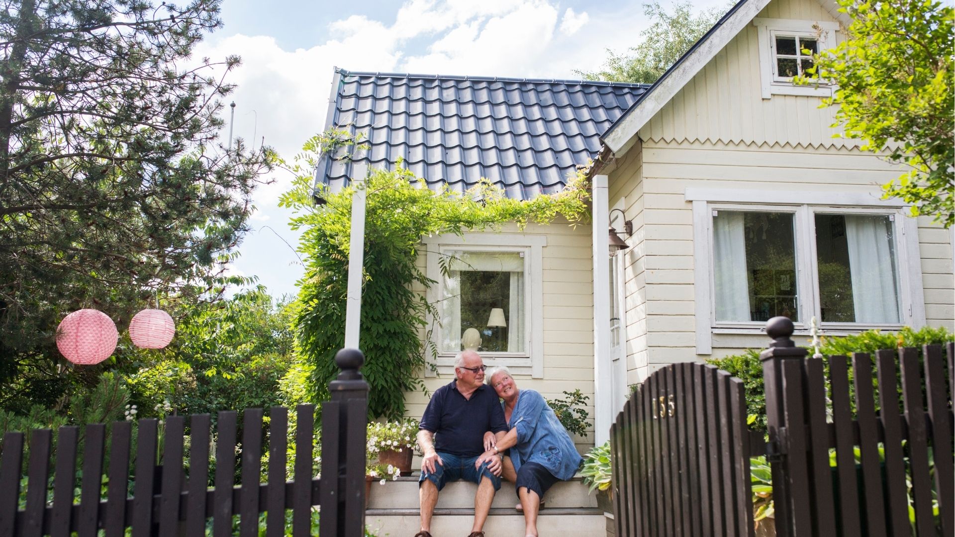 Midsummer Sweden 2026 Guide: Traditions, Travel & eSIM